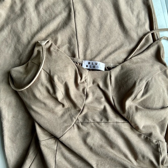 Blue BLUSH SUEDE MIDI DRESS beige side slit size M - Picture 6 of 10